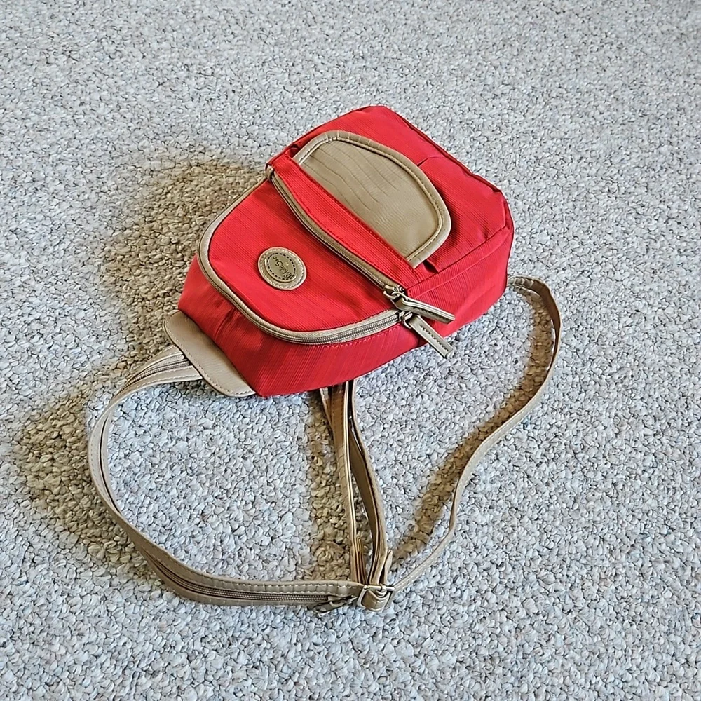 Multi-sac Small Backpack. - Picture 2 of 14